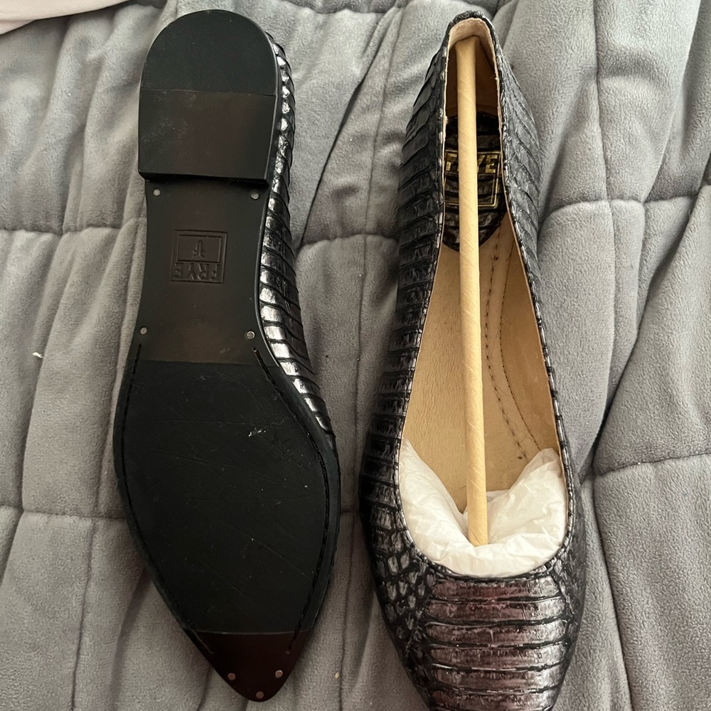 Frye Silver Flats Sleek Loafers with Textured Finish